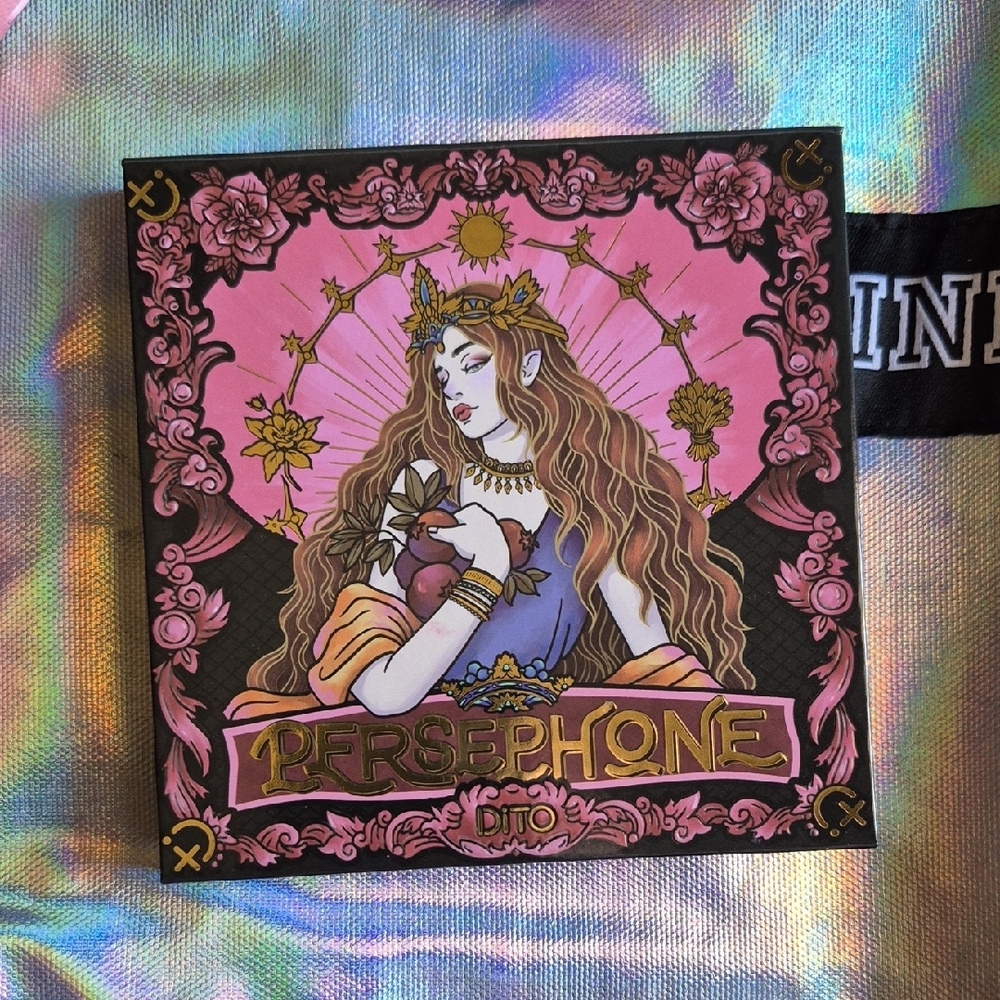 Persephone Artistic Eyeshadow Palette - Picture 4 of 7